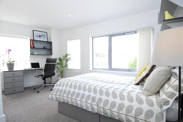 8 bed flat, 10 Kinterbury Street, City Centre, Plymouth, PL12DG - Image 5